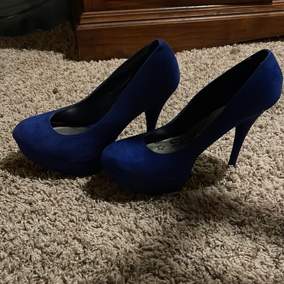 Blue heels - Picture 4 of 13